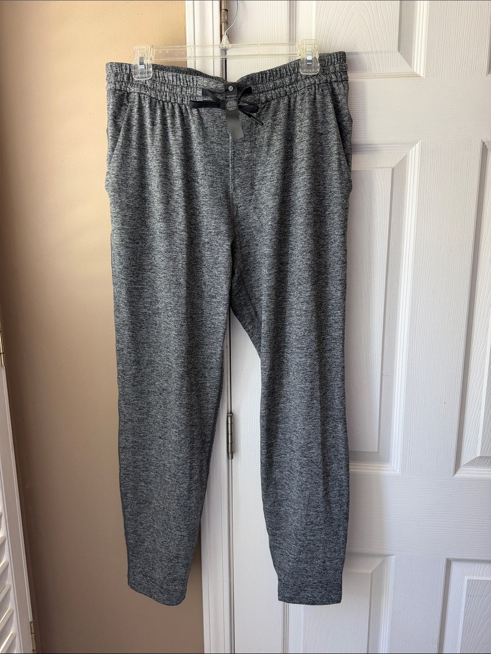 lululemon athletica Men's Heather Gray Jogger Sweatpants